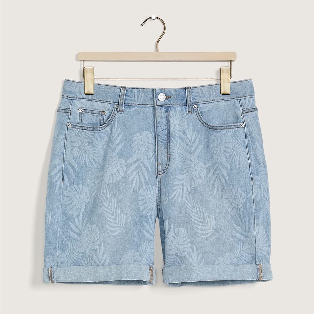 d/C Jeans 24W Light Wash Leaf Print Denim Shorts Plus Size Cuffed